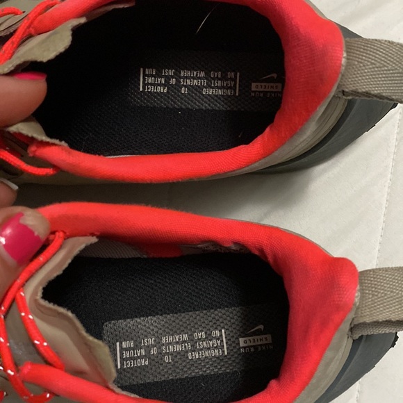 Nike Pegasus - Picture 2 of 3